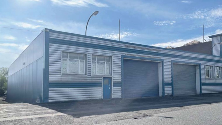 TO LET: Prominent Industrial / Warehouse Unit