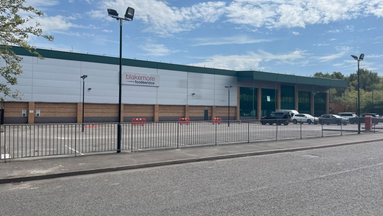 TO LET: Industrial Warehouse Premises